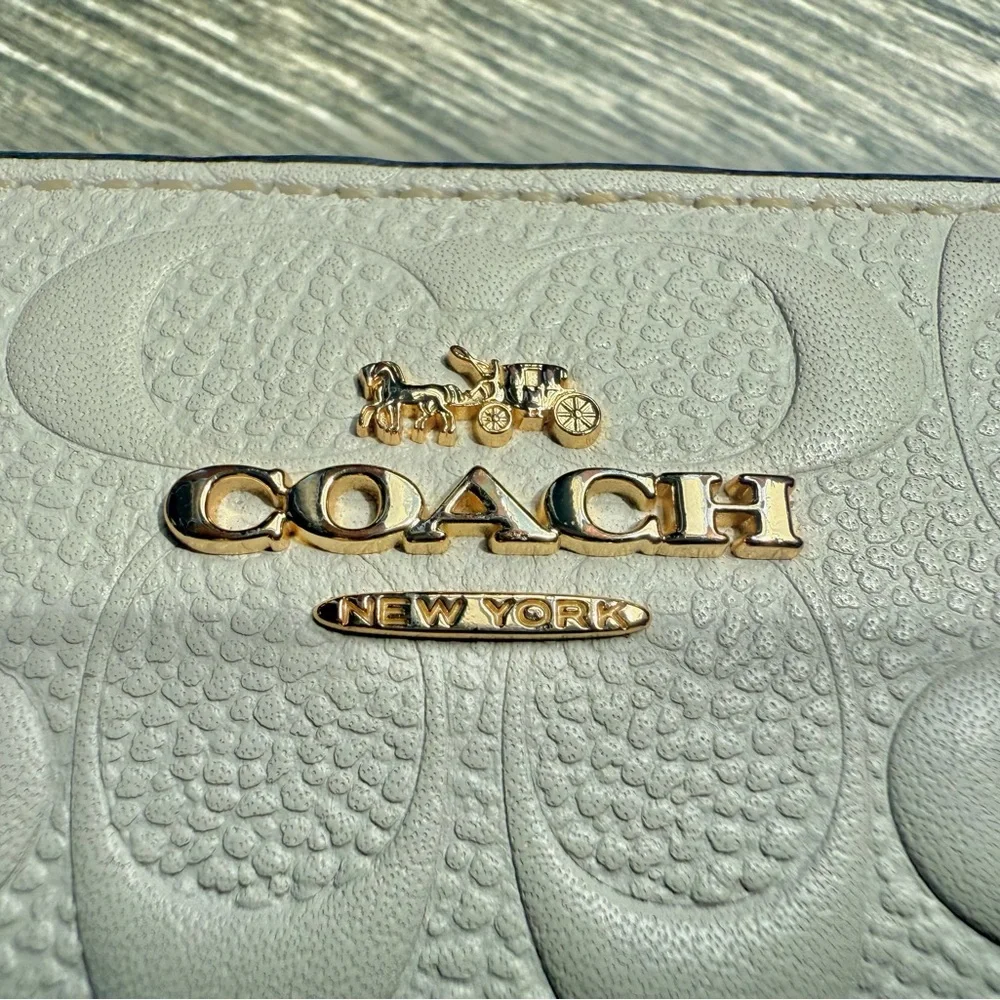 Coach White Embossed Wallet - Picture 3 of 12